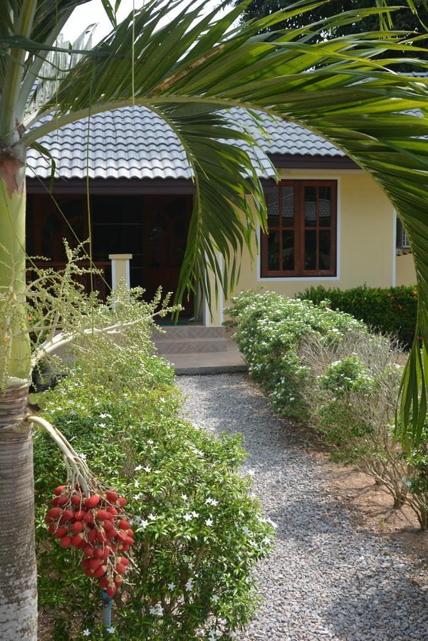 Apple Bungalows Bang Saphan Buitenkant foto