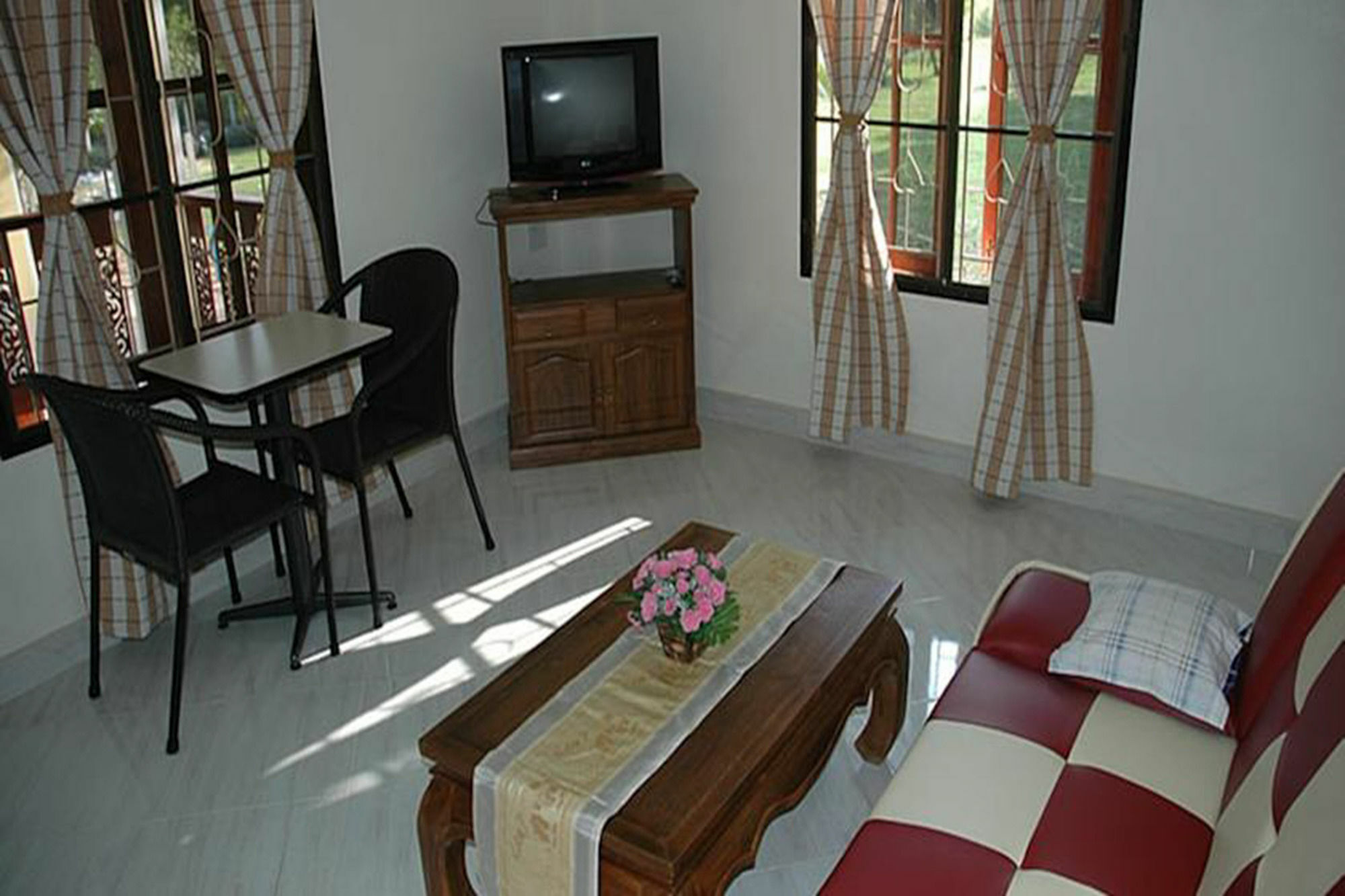 Apple Bungalows Bang Saphan Buitenkant foto